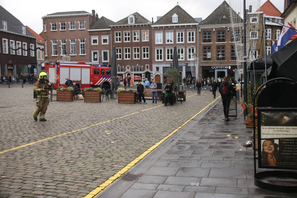 Grote uitslaande brand in appartement