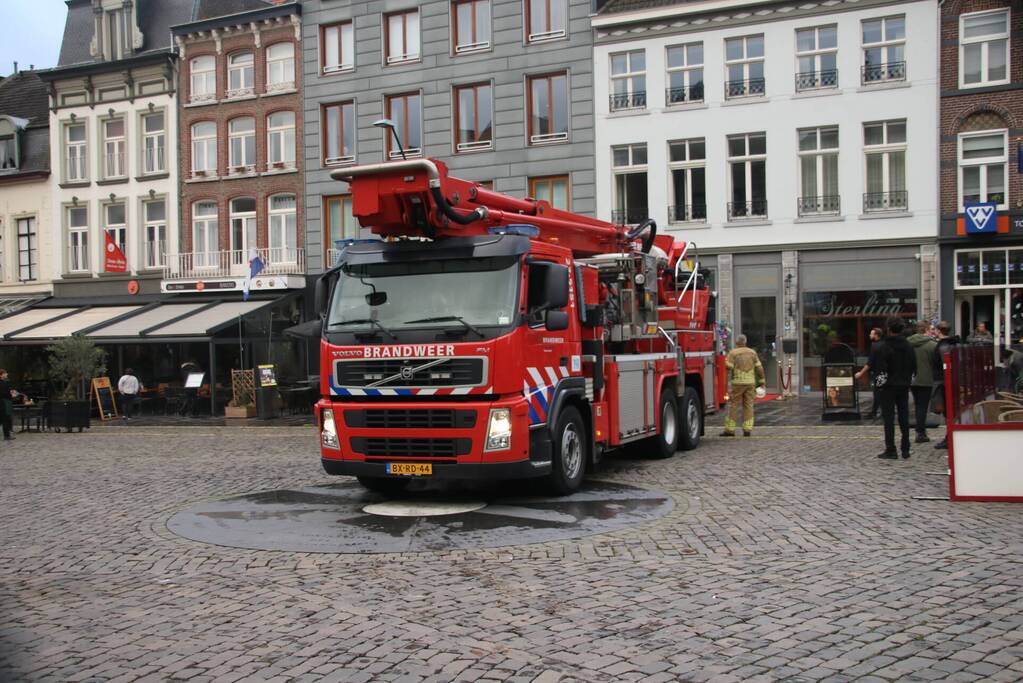 Grote uitslaande brand in appartement