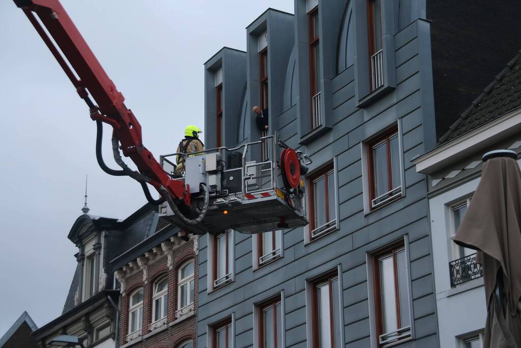 Grote uitslaande brand in appartement