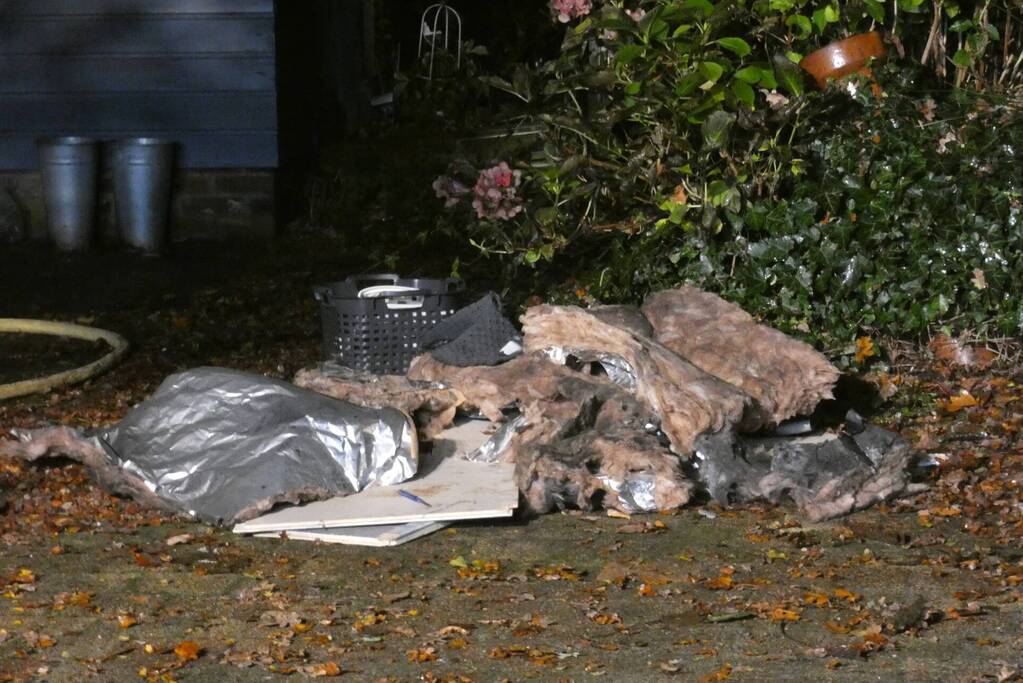 Brandweer blust brand in bed and breakfast huis