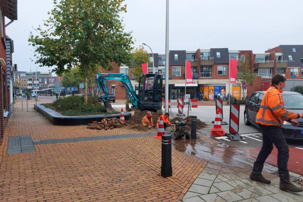 Straat afgezet door waterlekkage