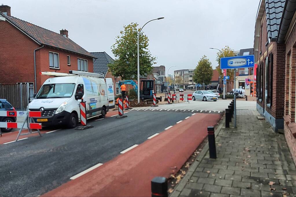 Straat afgezet door waterlekkage