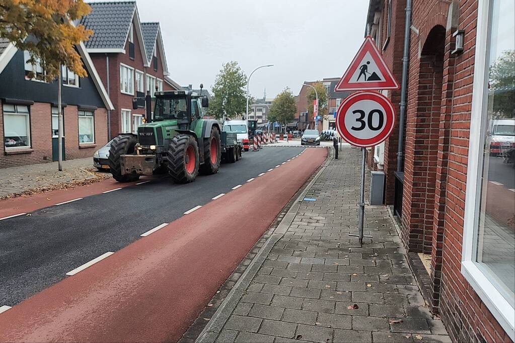 Straat afgezet door waterlekkage