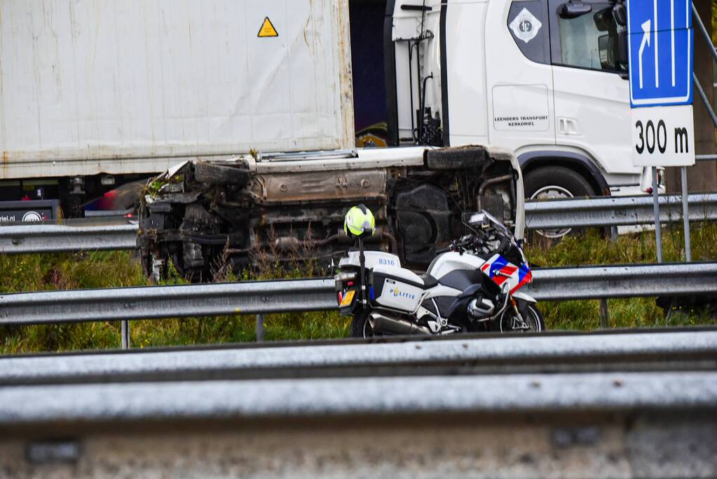 Traumahelikopter landt op snelweg voor ernstig ongeval