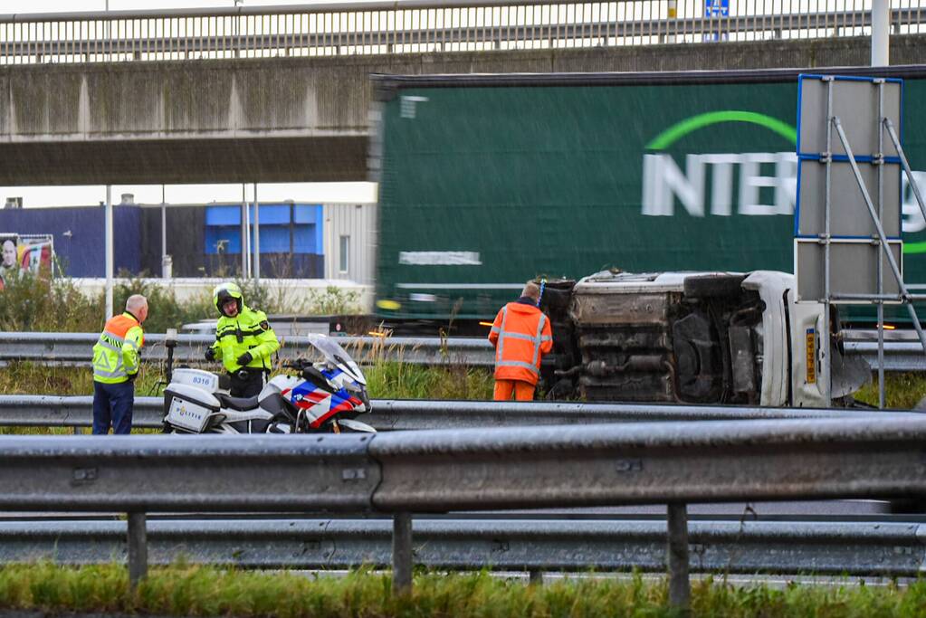 Traumahelikopter landt op snelweg voor ernstig ongeval