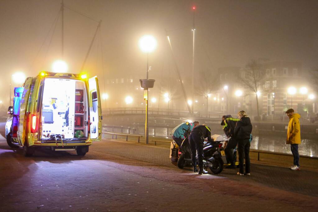 Brommerrijder gewond bij botsing met fietser