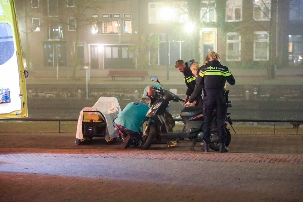 Brommerrijder gewond bij botsing met fietser