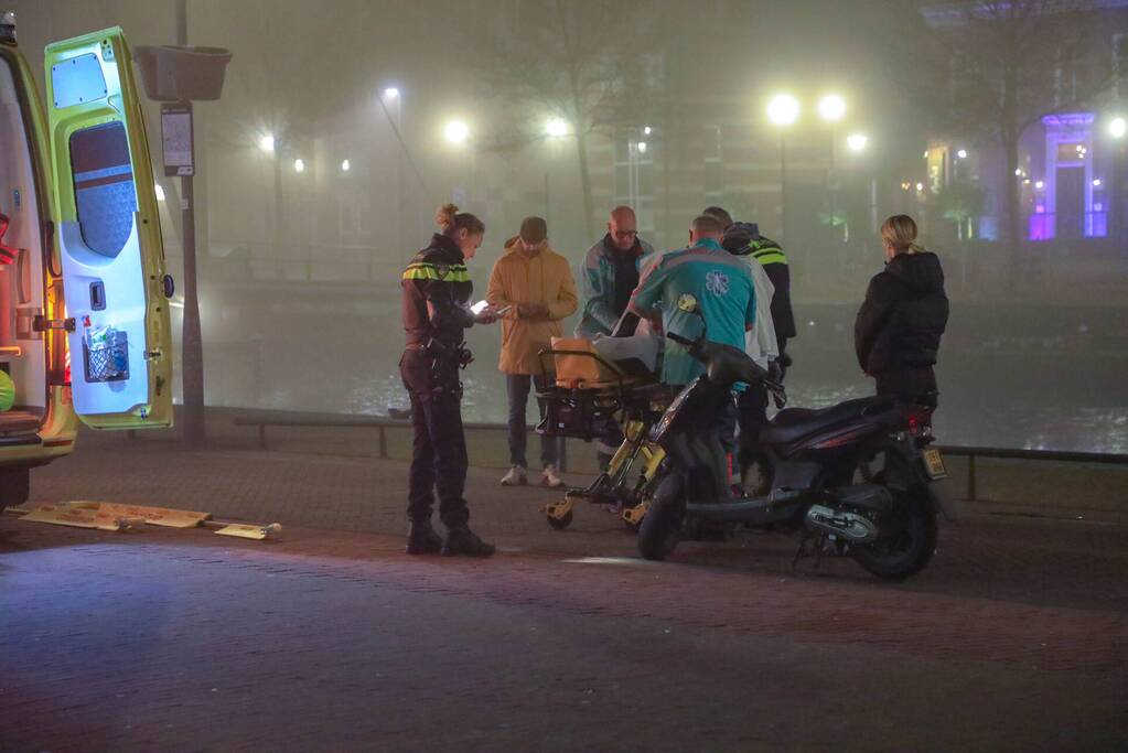 Brommerrijder gewond bij botsing met fietser