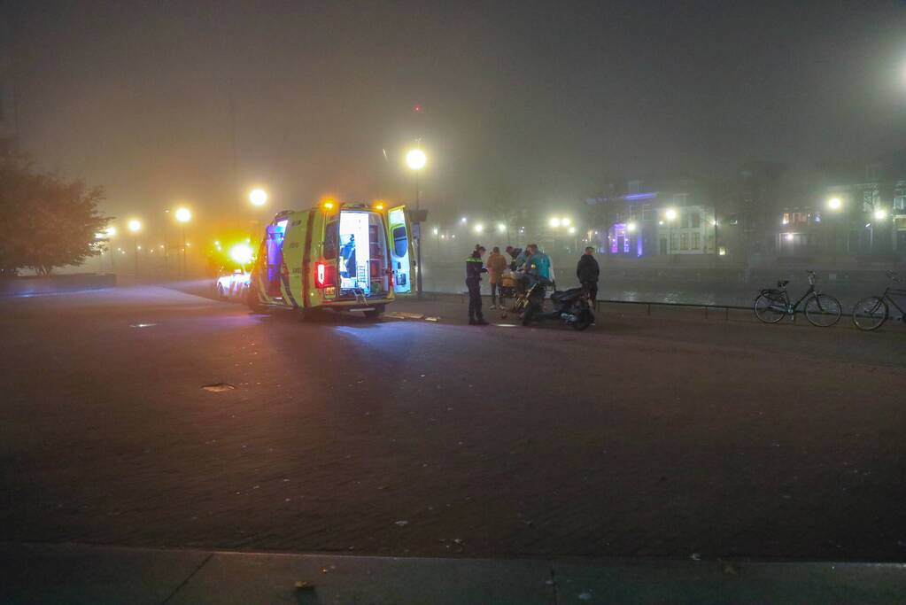 Brommerrijder gewond bij botsing met fietser