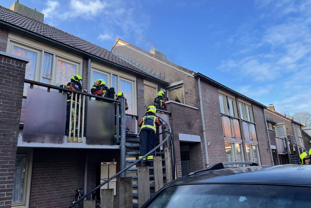 Deur open gezaagd bij brand