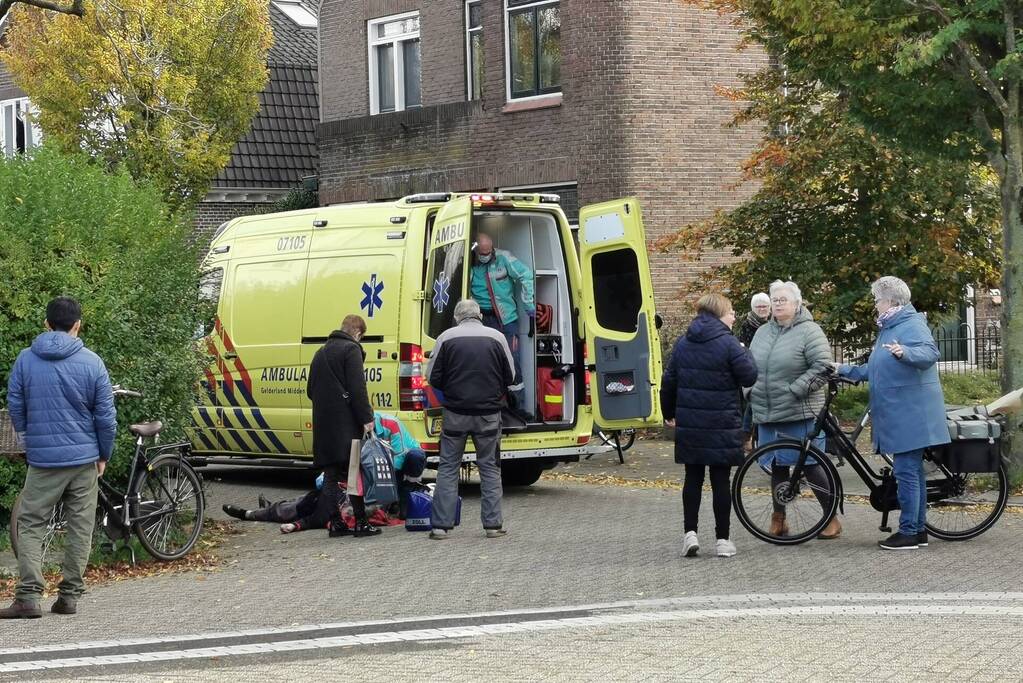 Fietsster gaat onderuit en raakt gewond