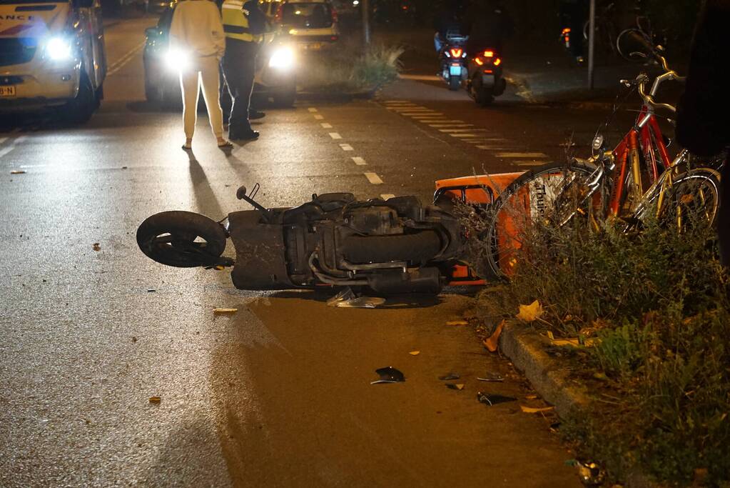 Scooterrijder gewond bij botsing met auto