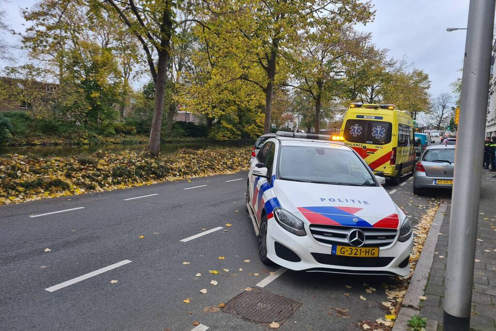 Schade na ongeval tussen drie voertuigen