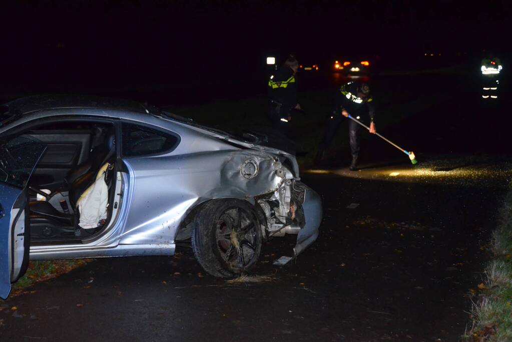 Auto raakt van de weg na uitwijkactie