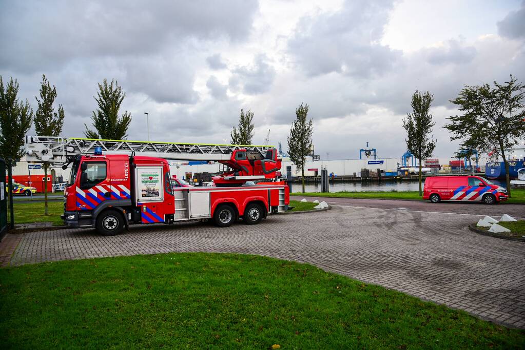 Dikke rookwolken bij uitslaande brand in verdeelstation