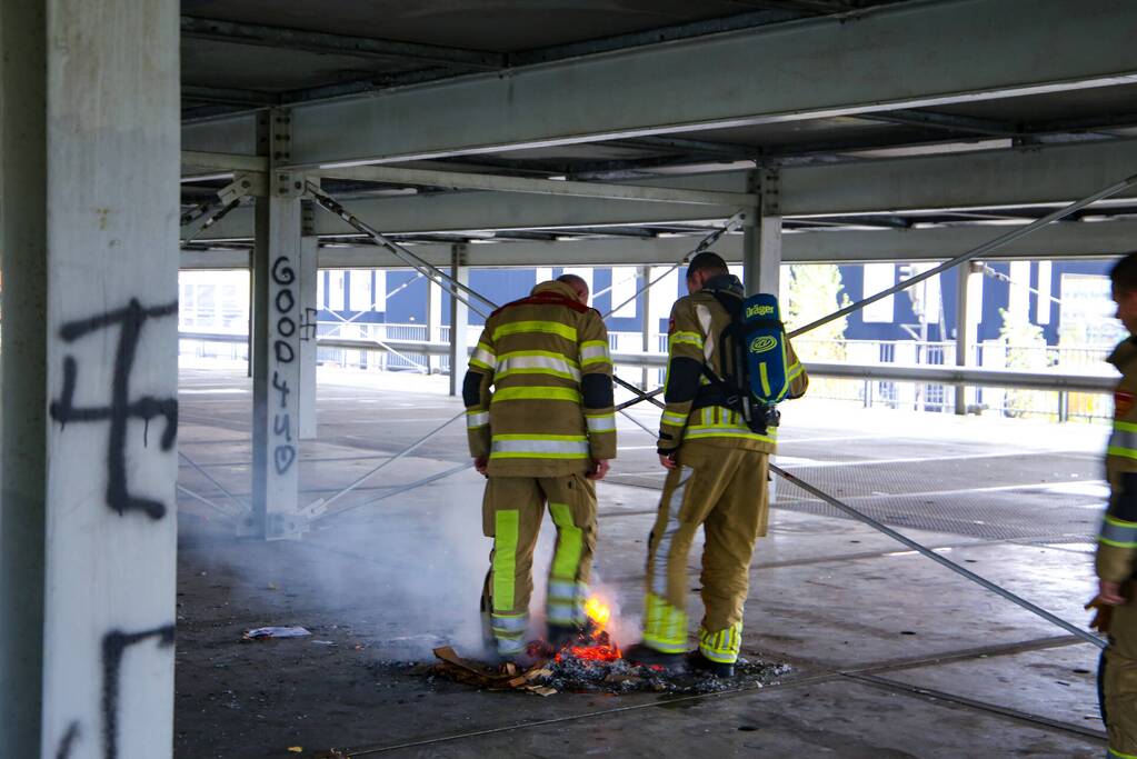 Brand gesticht in parkeergarage