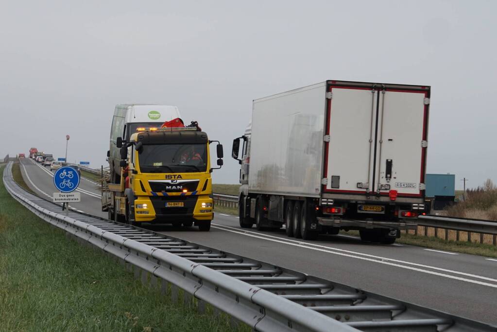 Enorme vertraging door brand in bestelbus