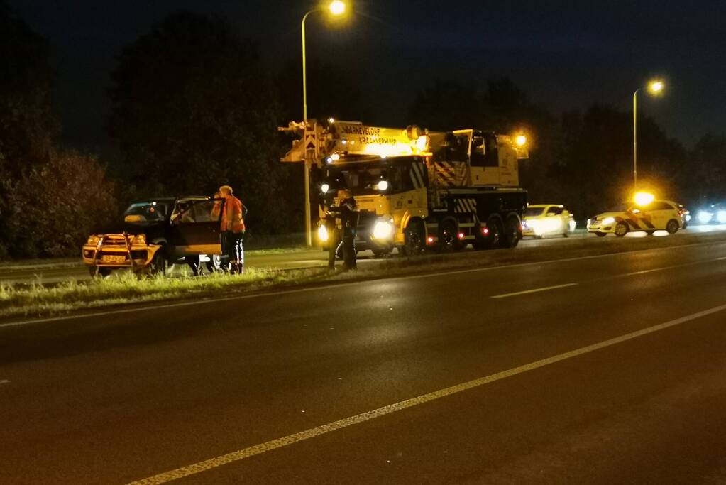 Meerdere auto's en mobiele kraan botsen