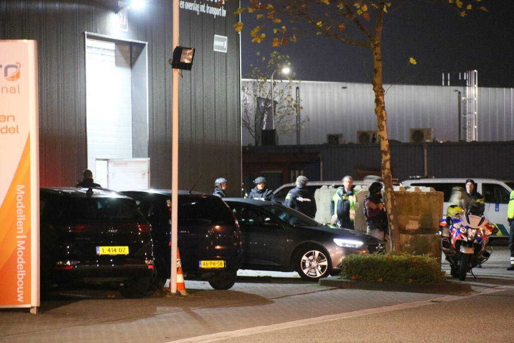 Groot politie onderzoek op bedrijventerrein