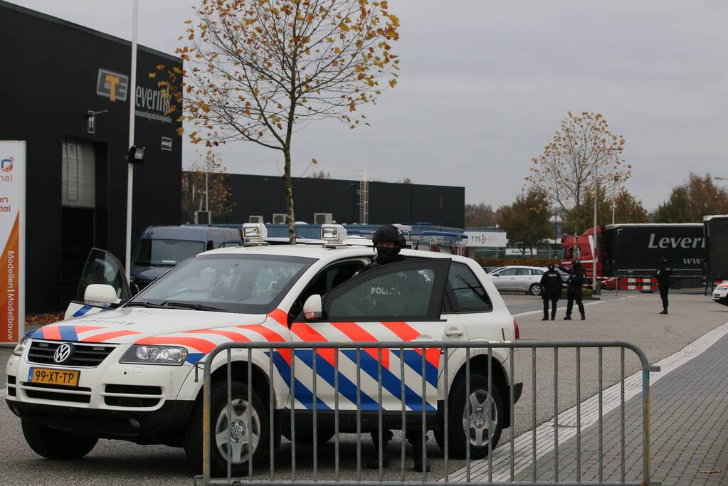 Groot politie onderzoek op bedrijventerrein