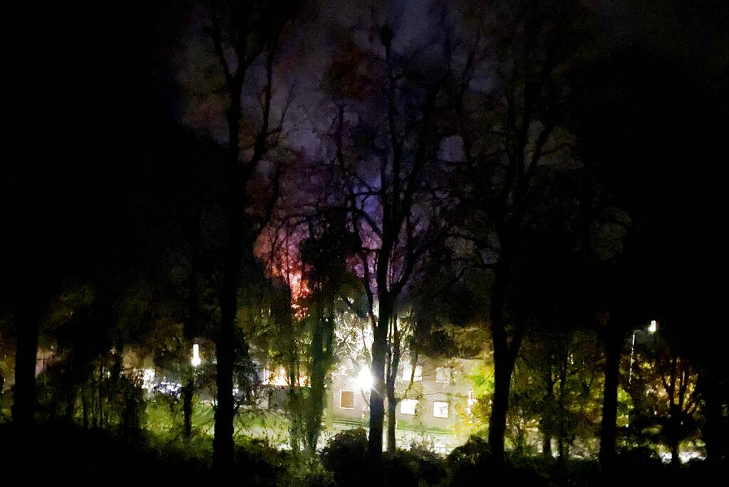 Uitslaande brand verwoest zolder van woning