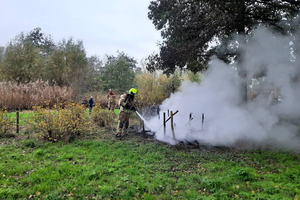 Veel rook bij brand buiten