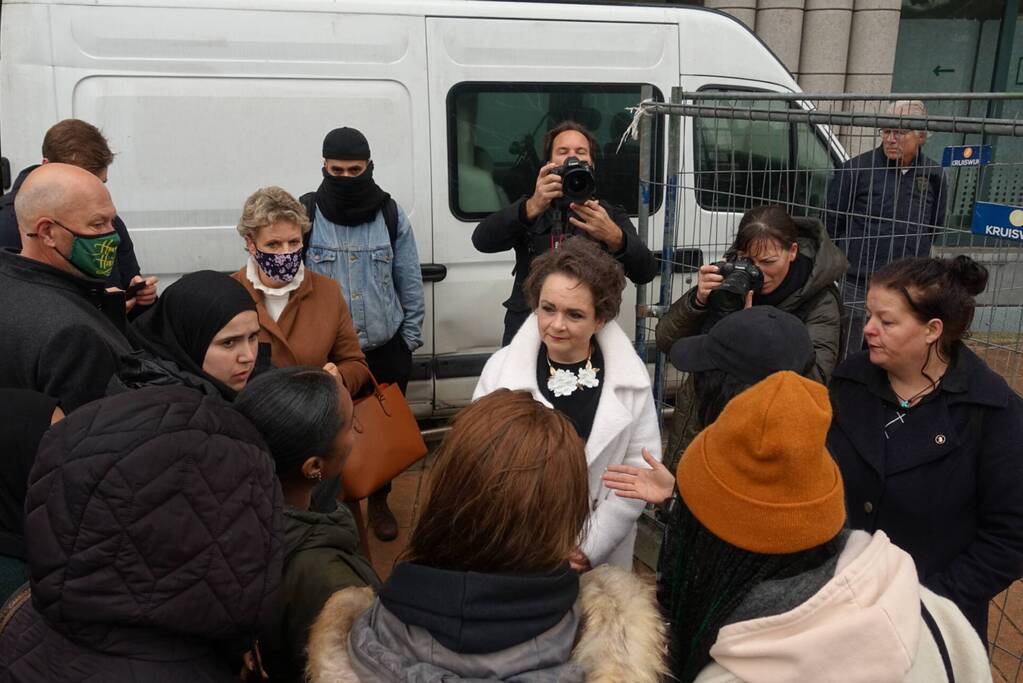 Gedupeerden toeslagenaffaire protesteren bij Belastingdienst