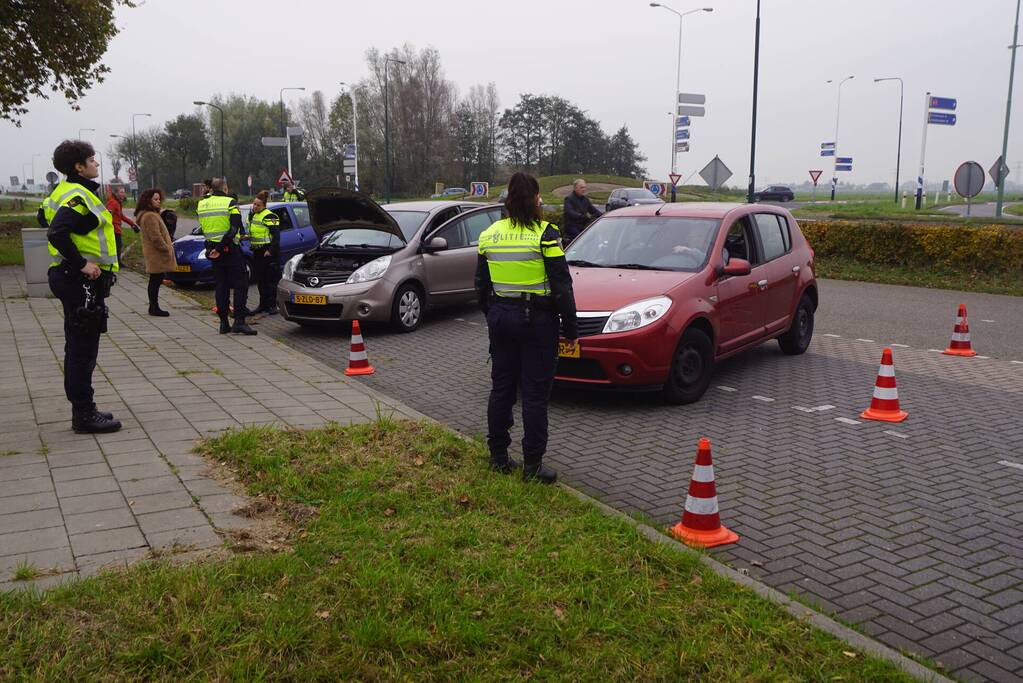 Politie houdt controle op carpoolplaats