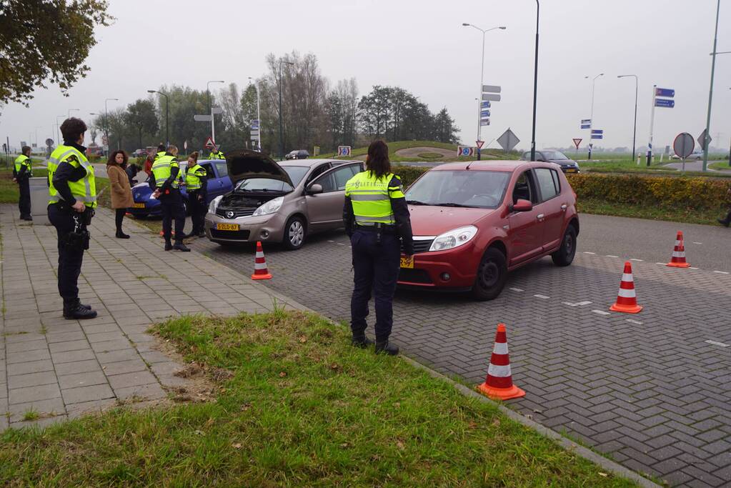 Politie houdt controle op carpoolplaats