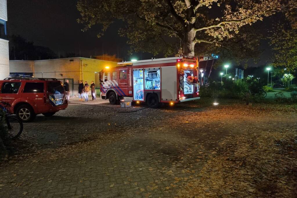 Zwembad ontruimd na mogelijk chloorlek