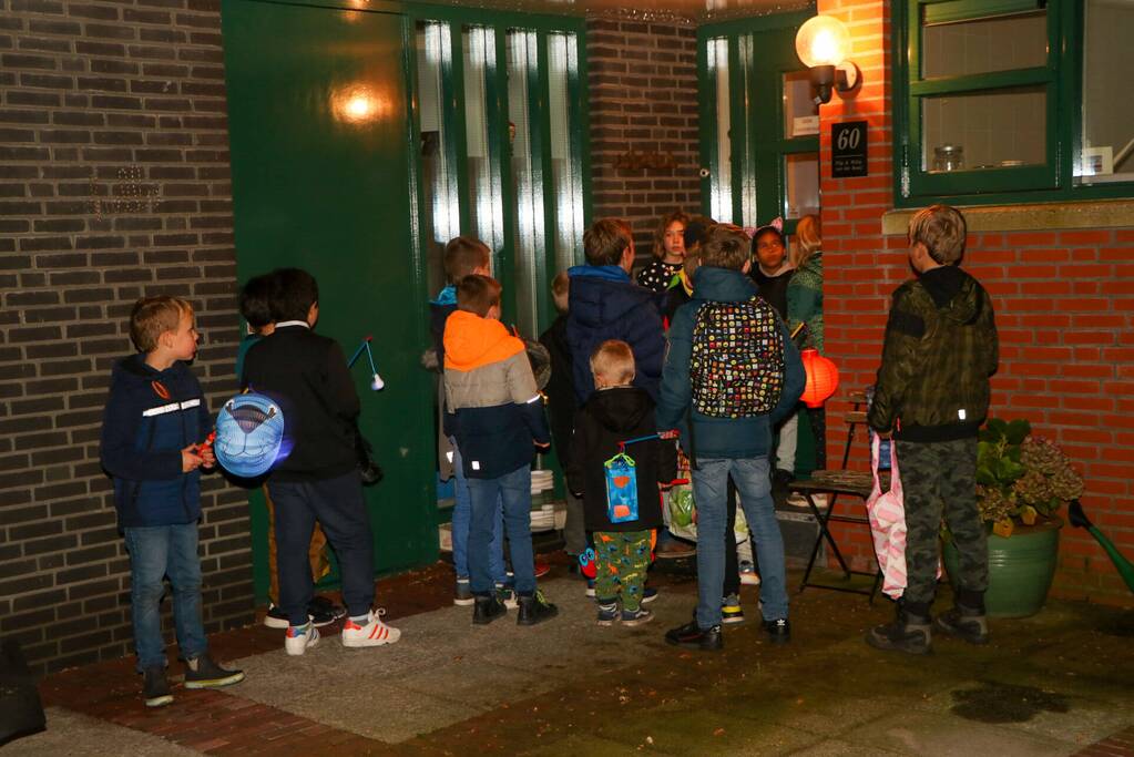 Kinderen langs de deuren voor Sint-Maarten