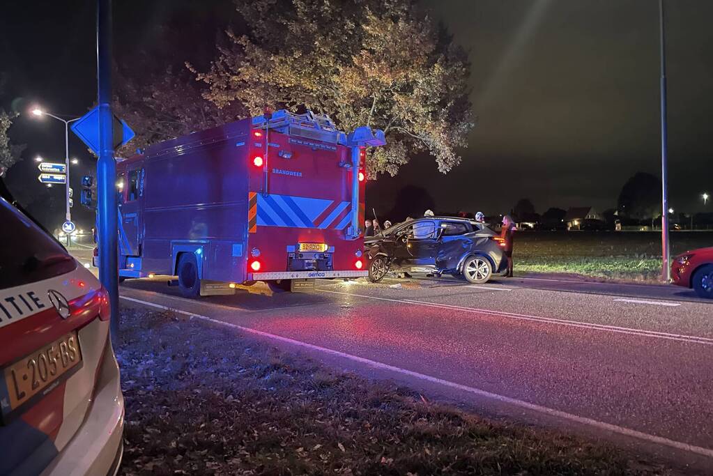 Veel schade na ongeval op kruising