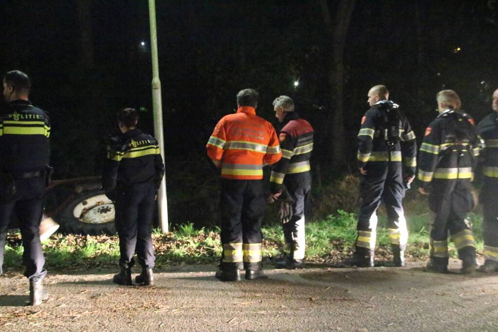 Tractor belandt in sloot