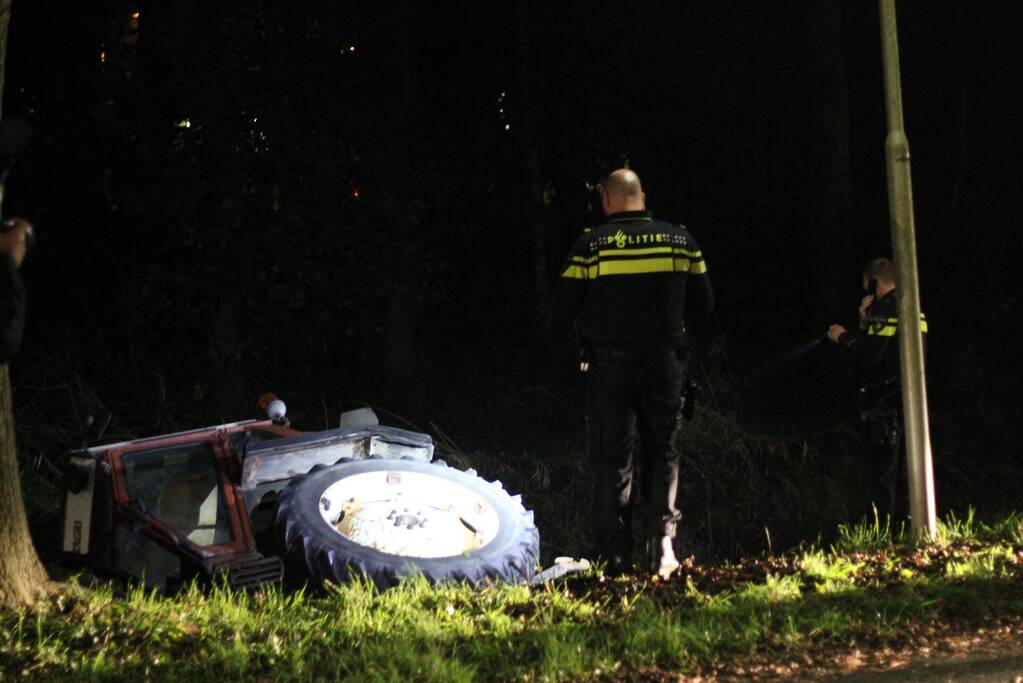 Tractor belandt in sloot