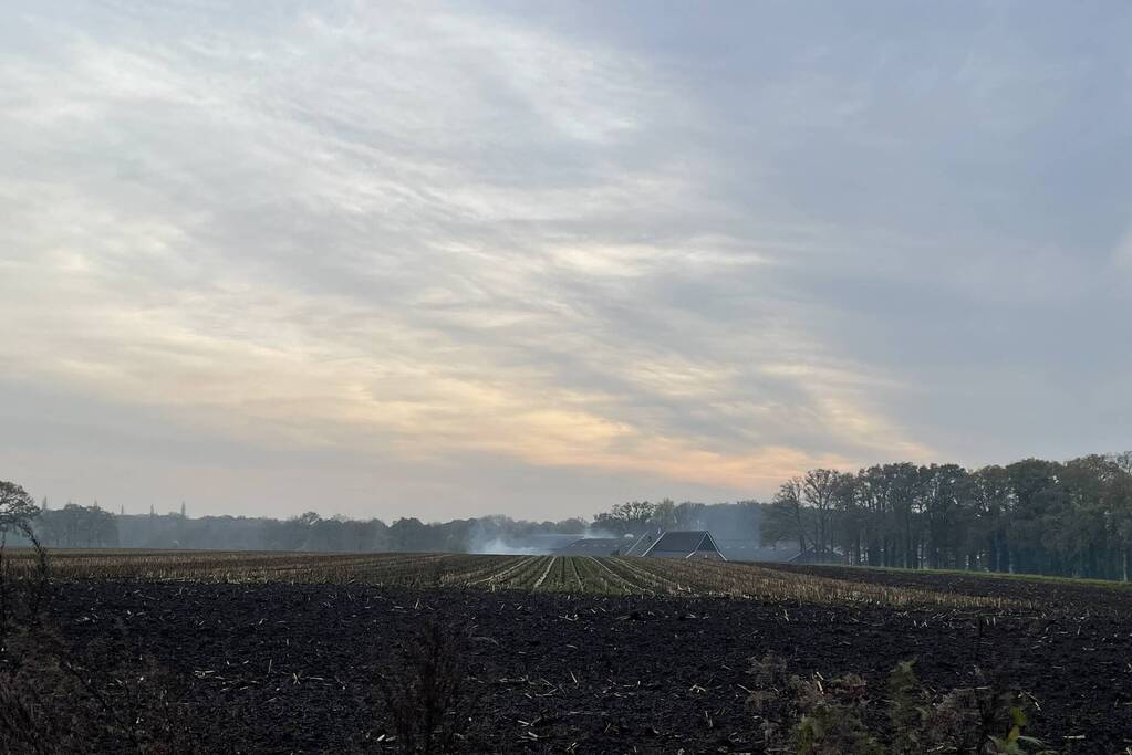 Veel rook bij brand op boerderij
