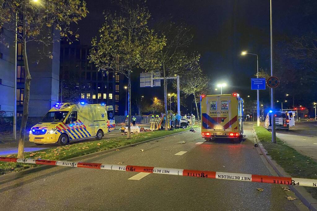 Bestuurder bekneld door ernstig ongeval