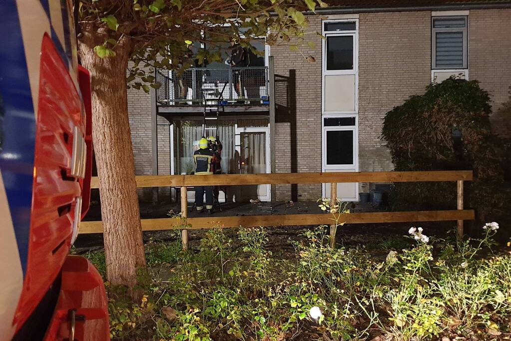 Slotenmaker opent deur voor brandweer