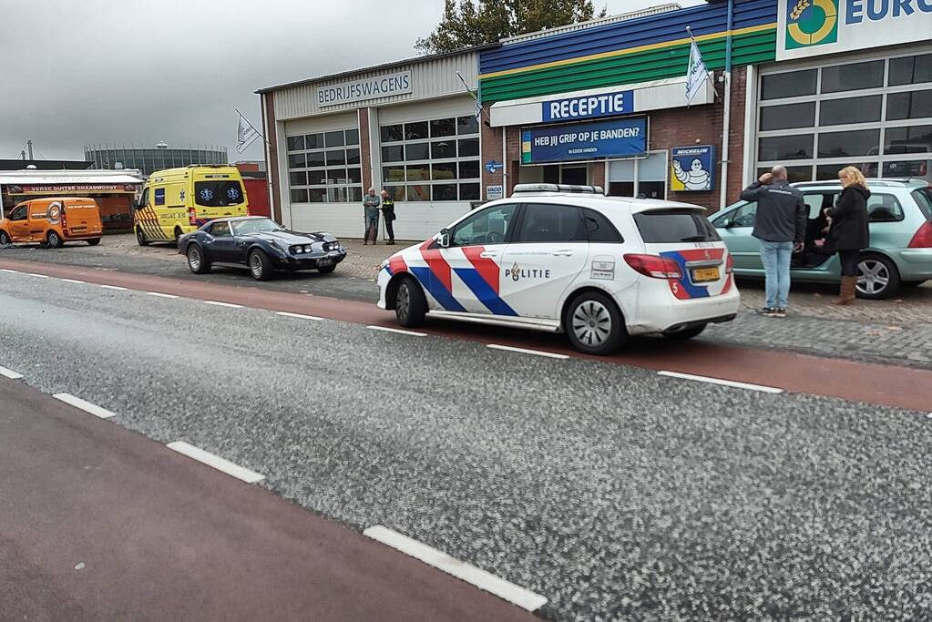 Gewonde bij botsing tussen busje en oldtimer