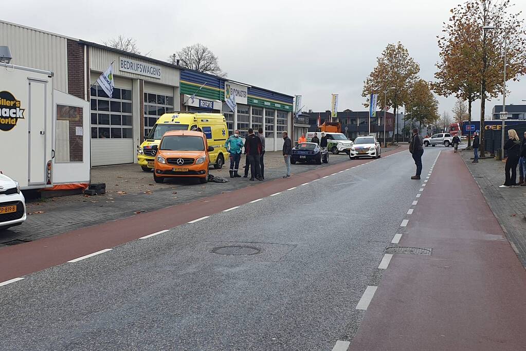 Gewonde bij botsing tussen busje en oldtimer