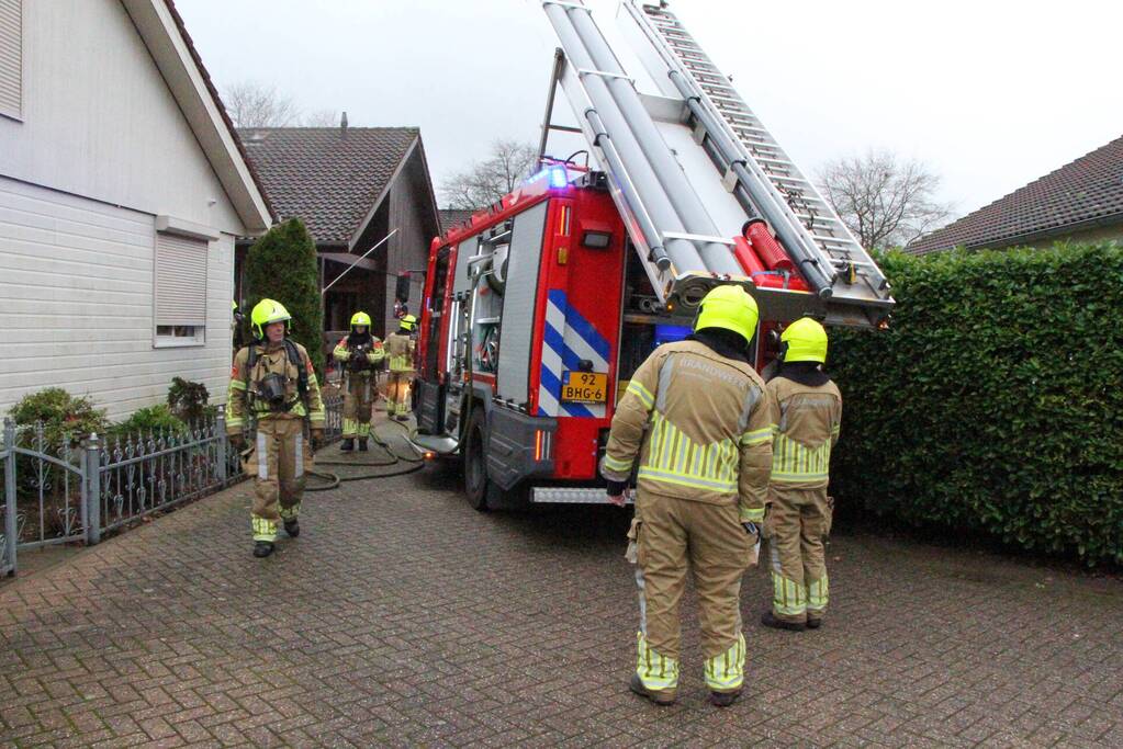Veel rook door brand in chalet