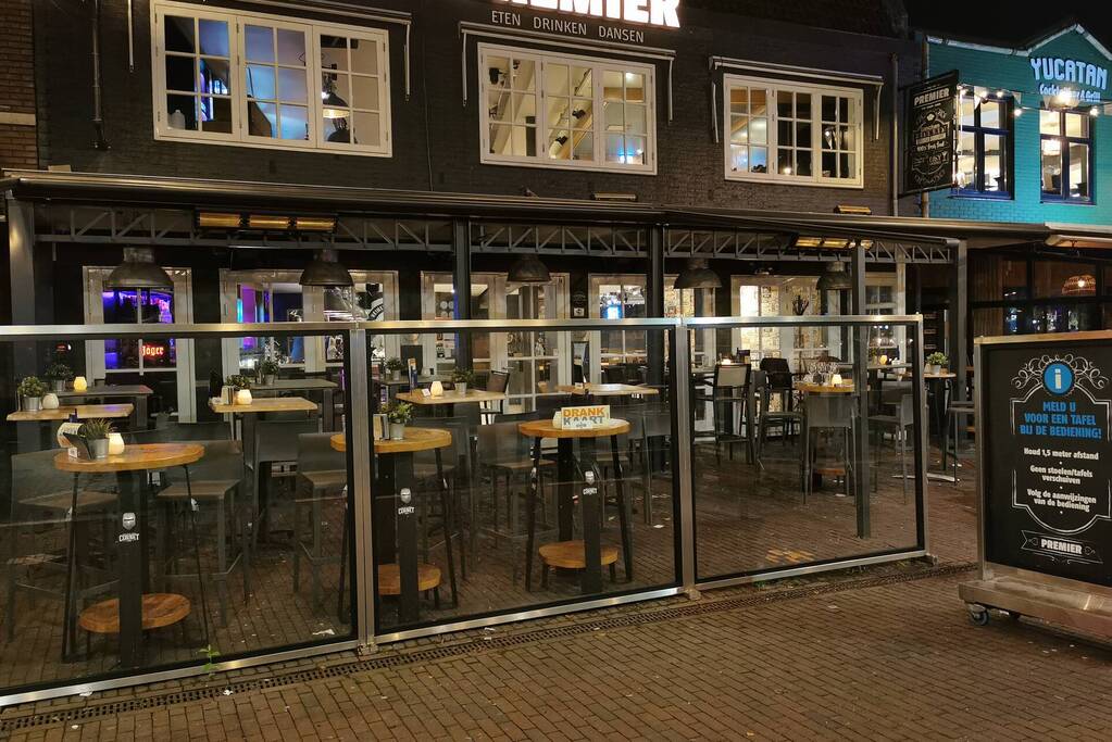 Politie-inzet voor sluiting horeca