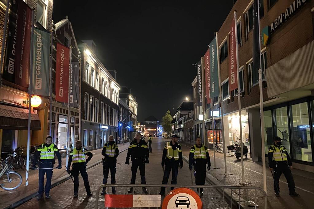 Honderden kroeggangers op straat door sluiting kroegen