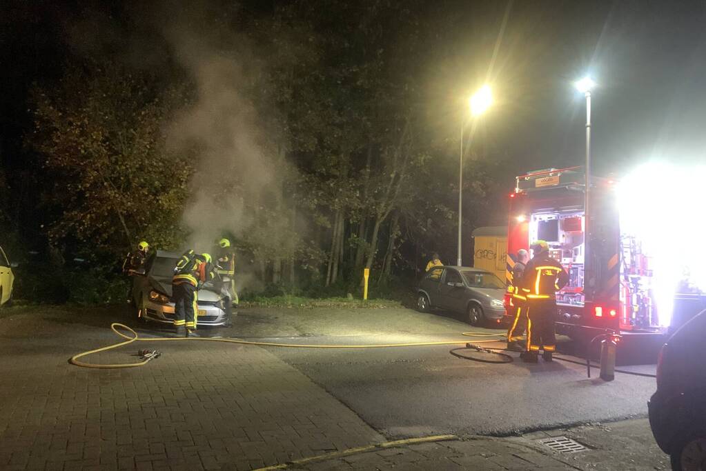 Schade aan personenauto door brand