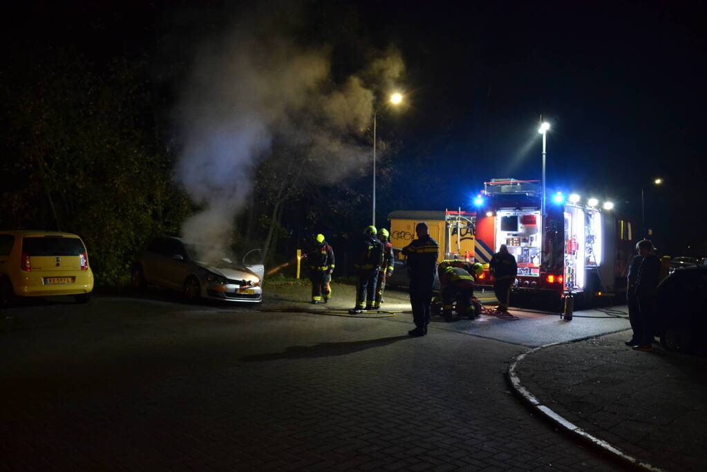 Schade aan personenauto door brand