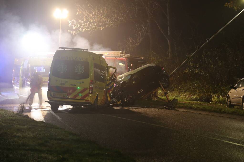 Drie slachtoffers overleden door ongeval tussen ambulance en personenauto