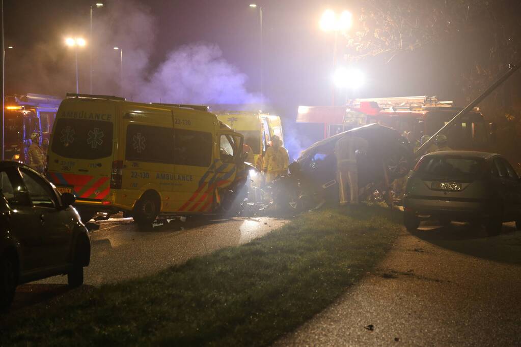 Drie slachtoffers overleden door ongeval tussen ambulance en personenauto