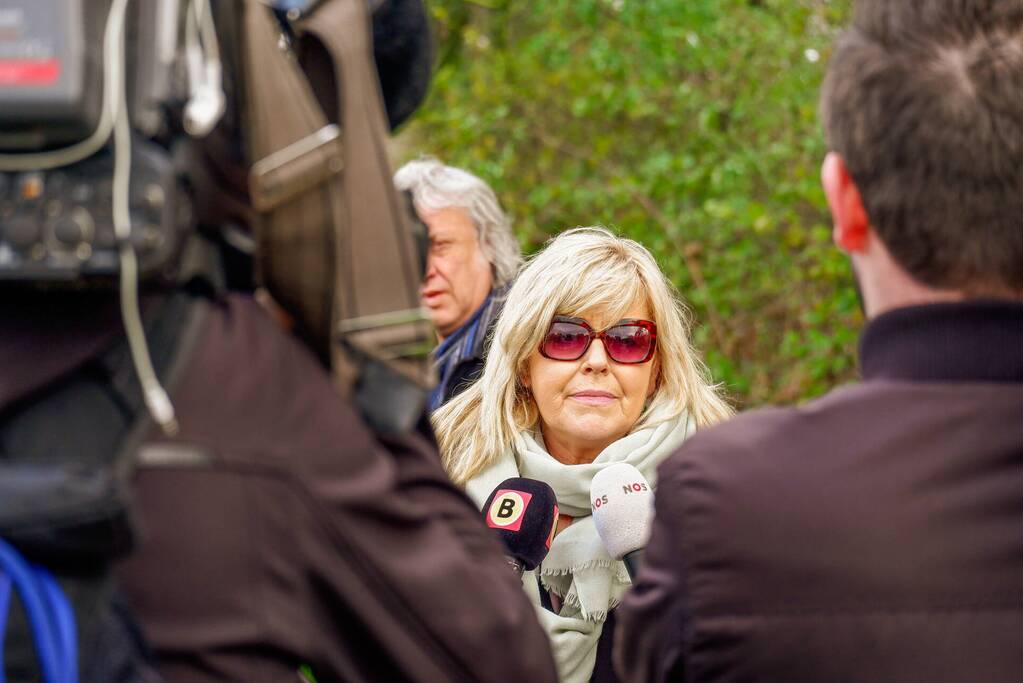 Bloemen gelegd op plek van ernstig ongeval