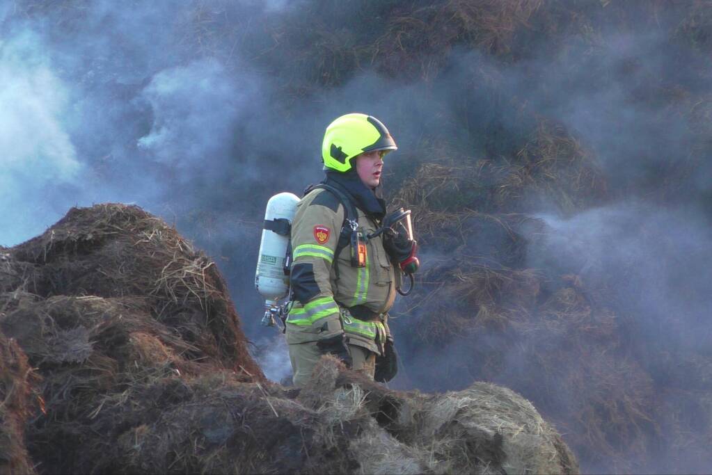 Flinke rookontwikkeling bij brand in hooibaal