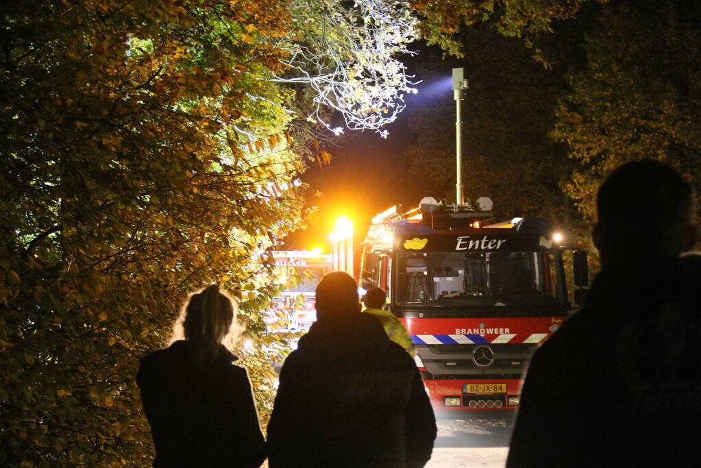 Uitslaande brand in gebouw voormalige schaatsbaan