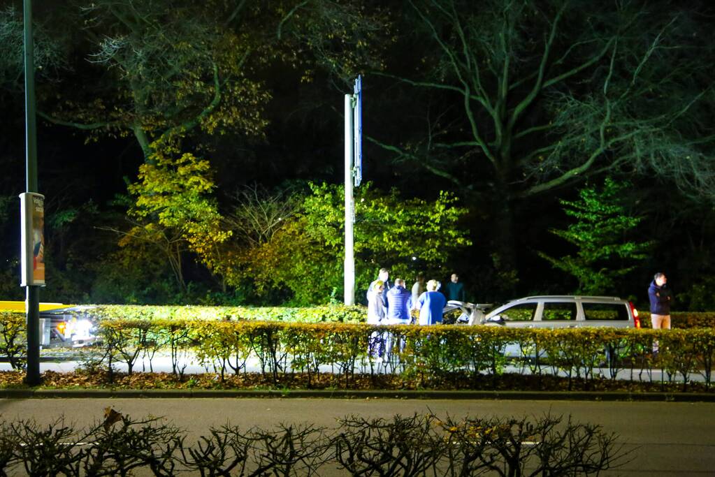 Flinke schade aan personenauto's door kop-staartbotsing